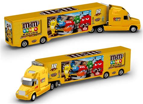 2011 Kyle Busch #18 M&M's Racing 1/64 Diecast Hauler