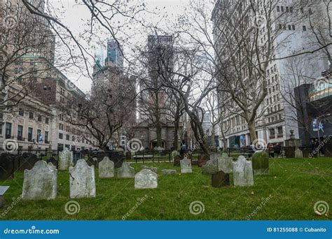 Trinity Church Cemetery editorial stock photo. Image of building - 81255088