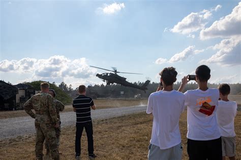 DVIDS - Images - Students visit Grafenwoehr Training Area [Image 5 of 6]