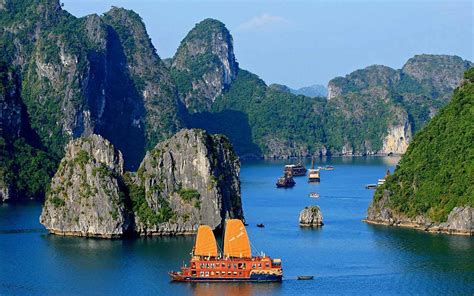 Ha Long Bay places you must visit - Focus Asia Travel