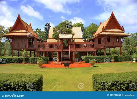 Thai Style House with Garden. Stock Photo - Image of roof, outdoor ...