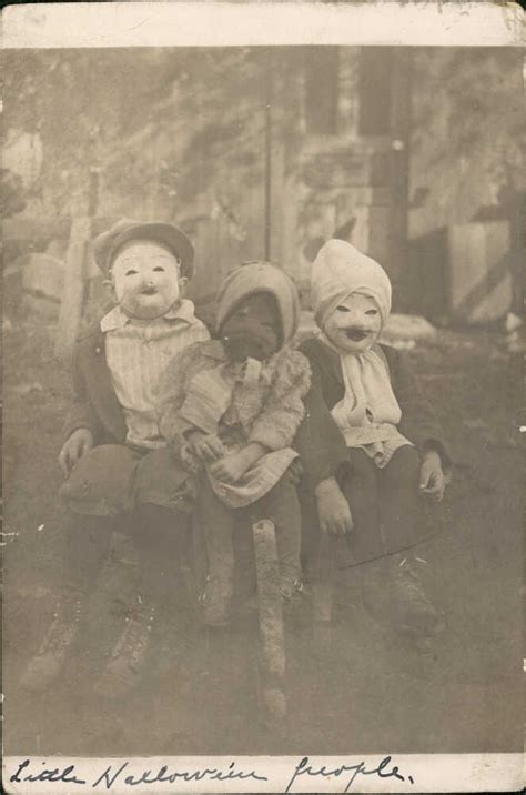 Vintage Halloween Photos Creepy Enough For David Lynch : The Picture ...