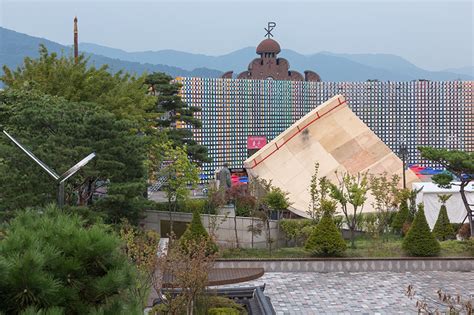 ron arad's jikji pavilion in korea celebrates the printed book