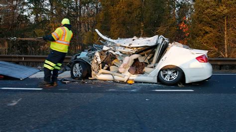 Car Crash Nj Parkway : Car crashes clogging traffic on Parkway, Route 1 in ... / Transcript for ...