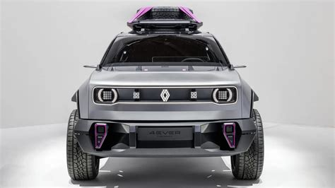 √2025 Renault 4 electric SUV previewed with off-road concept car - Drive 52