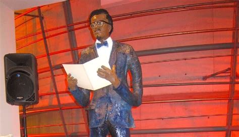 Une statue itinérante de Patrice Lumumba installée au théâtre flamand KVS