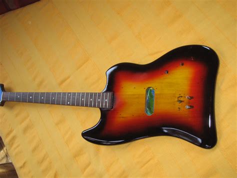 The Guitar Garage: 1966 Guild Jetstar Bass: Bringing a "Peter Tork" bass back to life