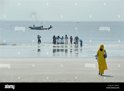 Bakkhali sea beach hi-res stock photography and images - Alamy