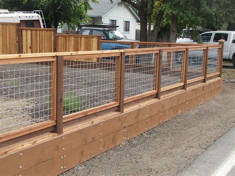 Hog Wire Fence 3.1 | Backyard fences, Building a fence, Modern fence