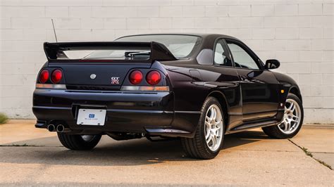 This R33 Nissan Skyline just sold for $235k | Top Gear