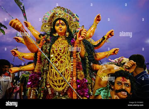 Kolkata durga puja hi-res stock photography and images - Alamy