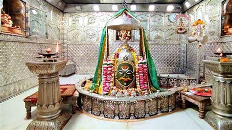 Ujjain Mahakal News: महाकाल मंदिर में आज से गर्भगृह में प्रवेश बंद ...