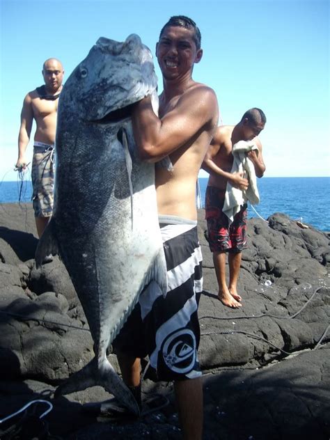 One huge fish (Ulua) or dinner time. | Usa fishing, Hawaii fishing, Fish