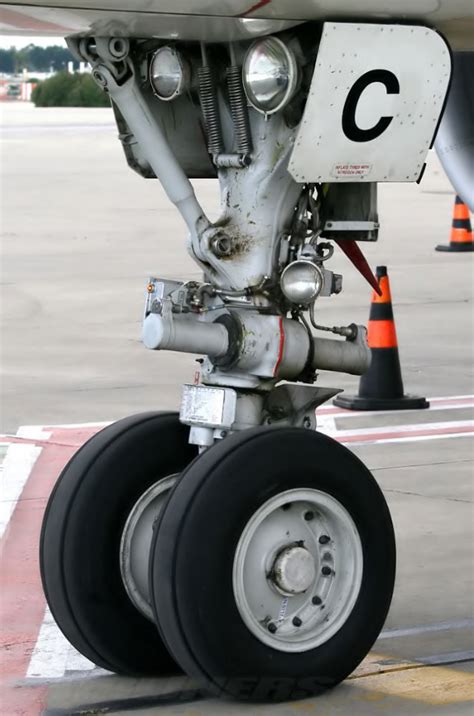 3 Nose landing gear of A320. | Download Scientific Diagram