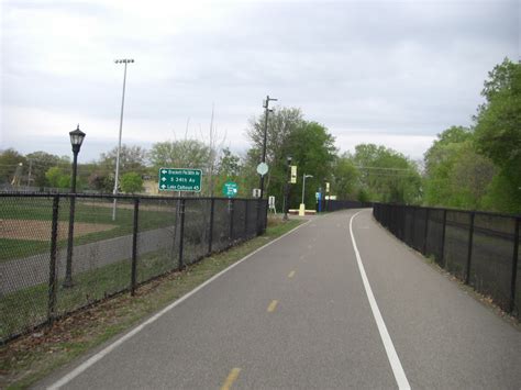 MN Bike Trail Navigator: Trail Photo Gallery: Midtown Greenway