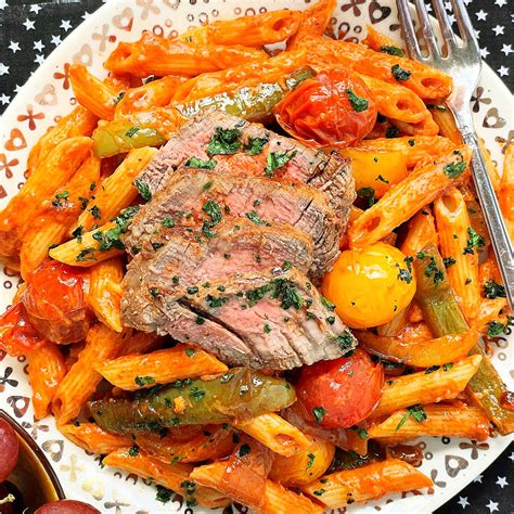 Creamy Fajita Steak Pasta - Foodtastic Mom