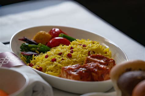 Qatar Airways Begins Offering Vegan Meals In Business Class - Simple Flying