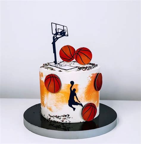 Basketball Cake Ideas and Designs | Sports themed cakes, Basketball ...