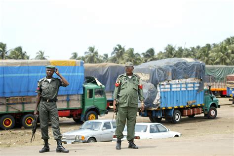 Nigeria Border Closure Aimed at Curbing Weapons, Drugs: Minister ...