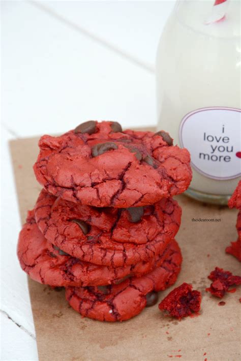 Red Velvet Chocolate Chip Cookies - The Idea Room