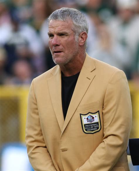 What Brett Favre thinks about Aaron Rodgers' Packers holdout