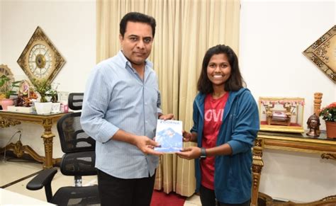 Malavath Purna Meets KTR, Presents Her Biography