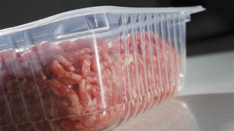 E. coli outbreak triggers ground beef recall