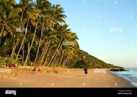 Ellis Beach north of Cairns Stock Photo - Alamy