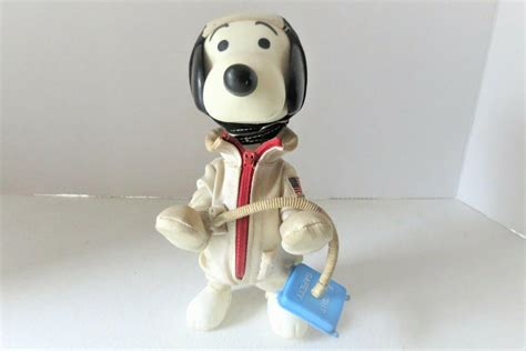 Peanuts Snoopy Astronaut with Cloth Helmet & Suit 1966 United Feature ...