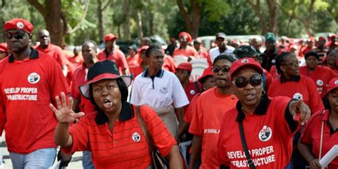 Sadtu All Set To March To Hoërskool Overvaal | HuffPost UK News