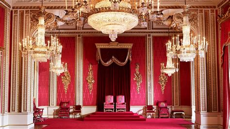 La Salle du Trône de Buckingham comme si vous y étiez – Noblesse & Royautés