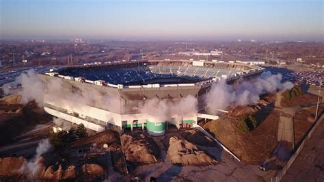 Implosion fail video: After over 40 years, the Pontiac Silverdome is ...