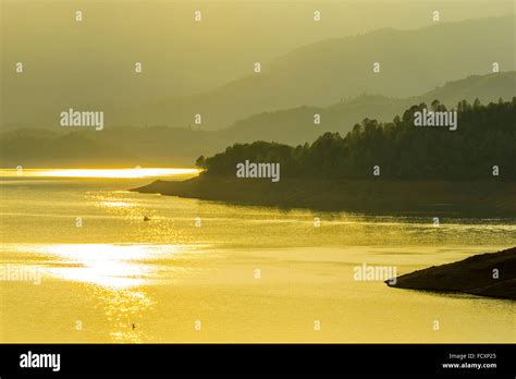 Shasta Lake, California Stock Photo - Alamy