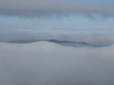 Oyster Hill in fog © Philip Halling cc-by-sa/2.0 :: Geograph Britain and Ireland