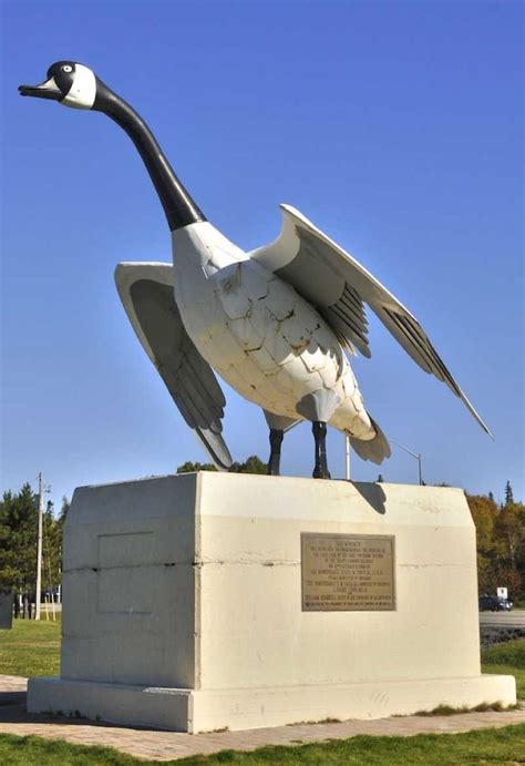 26 Famous Landmarks in Canada | Canada goose parka, Roadside attractions, Canada road trip