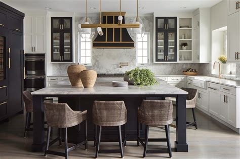 White Kitchen Cabinets - HomeDesigners