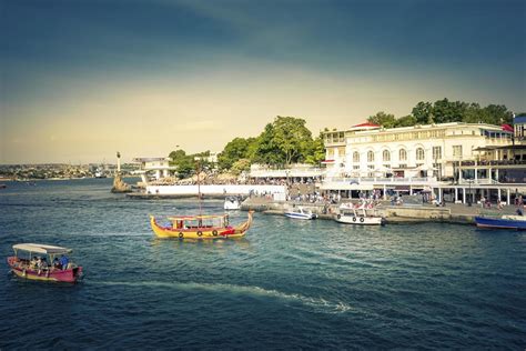 Cityscape of tourists at a waterfront in Sevastopol, Crimea 2291642 ...