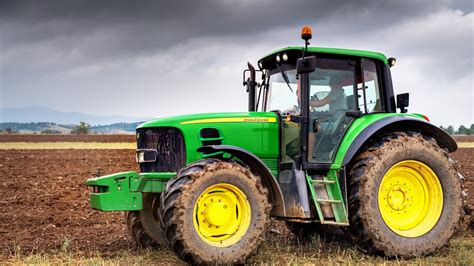 Why American Farmers Are Hacking Their Tractors With Ukrainian Firmware