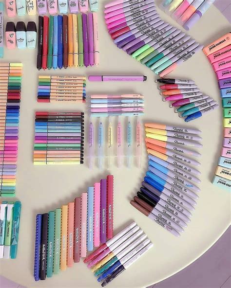 Art Supplies Aesthetic | Útiles escolares lindos, Utiles escolares kawaii, Útiles escolares geniales