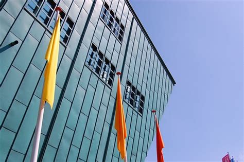 Nemo Building | Flags in front of the Nemo building in Amste… | Nick Watts | Flickr