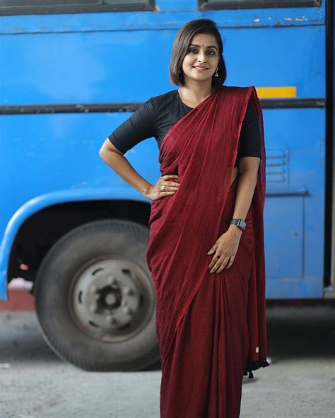 Ramya Nambeesan Instagram Photos 001 - Kerala9.com