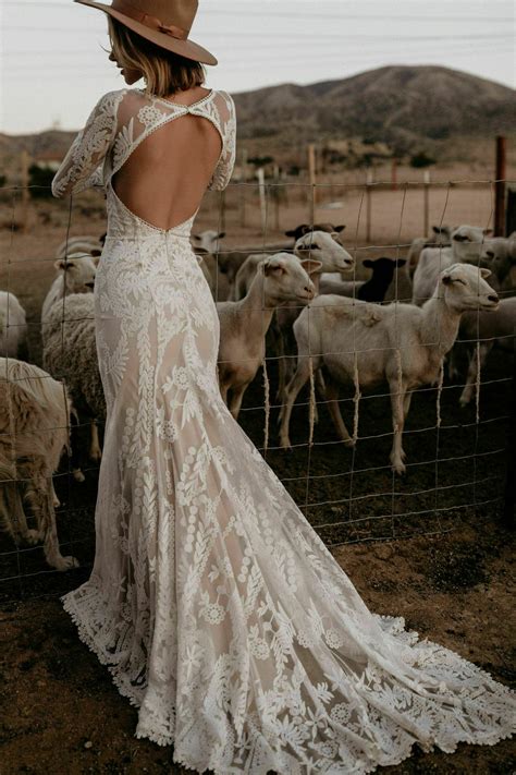 Willow Lace Wedding Dress | Dreamers and Lovers