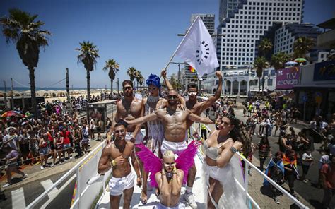 100,000 at Tel Aviv Pride Parade, Israel's largest event since start of ...