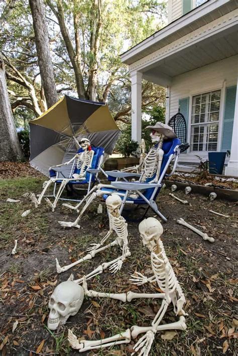 Skeleton Beach Day - a funny Halloween yard display