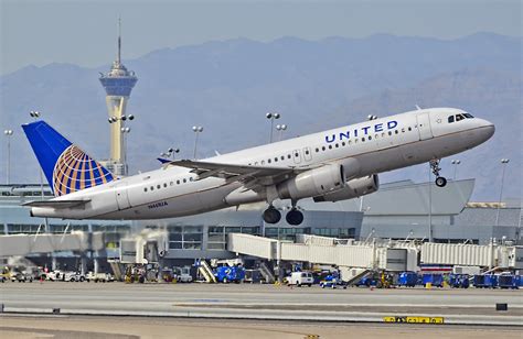 N461UA United Airlines 2000 Airbus A320-232 - cn 1266 | Flickr