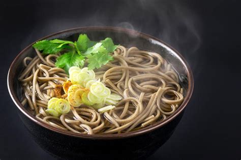 Soba Noodles Soup with Spinach and Mushrooms - HealthyWomen