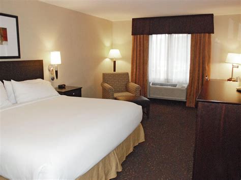 Hotels in Hill City, SD | Holiday Inn Express & Suites Hill City-Mt ...