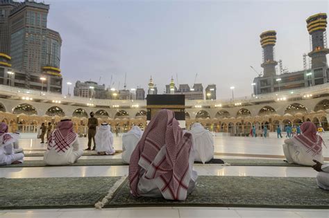 Pilgrims arrive in Mecca for downsized hajj | The Christian Century