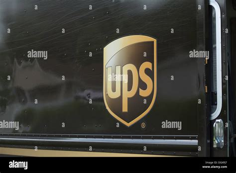 Side of the UPS (United Parcel Service) truck with company logo Stock Photo: 62054111 - Alamy