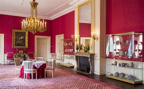 Roll up, rollup: Noordeinde Palace in The Hague will be open for four ...